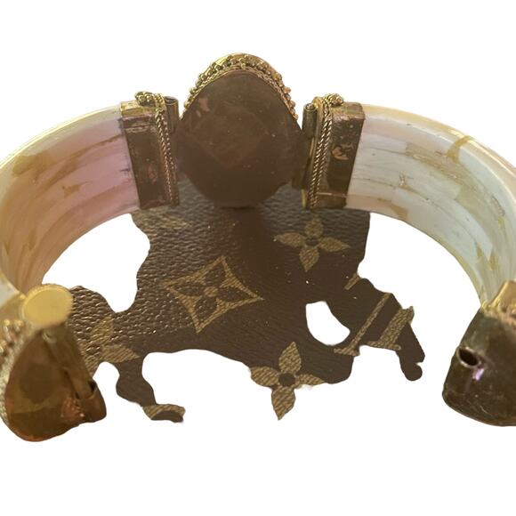 Agate bone bangle with brass closure Indian Bohemian Hippie chic - Picture 5 of 5